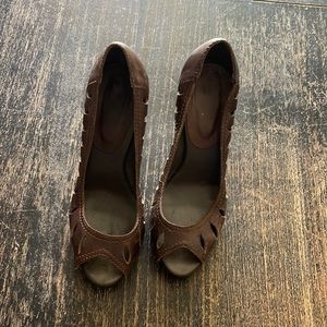 Cathy Jean, brown/gray partial leather heels.